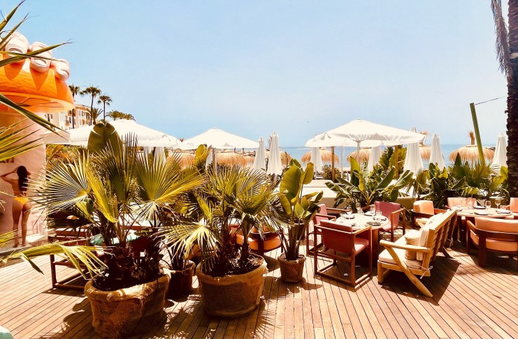 Vuelve SLVJ Marbella, el beach club más exclusivo de la Costa del Sol